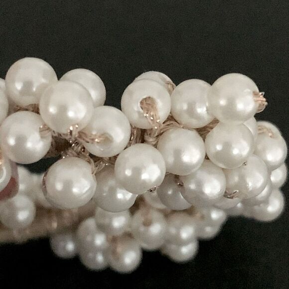Princess Pearl Hair Tie – Creamy Beaded Clusters on Golden Stretch Band - Picture 6 of 12